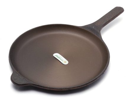 Coconut cast iron dosa tawa - pre seasoned with 100% vegetable oil with natural oven heated golden finidh, food grade , Single handle , smooth surface ready to use, 29cm For Sale