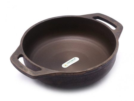 Coconut cast iron flat kadai - pre seasoned with 100% vegetable oil with natural oven heated golden finish, food grade , smooth surface ready to use For Sale