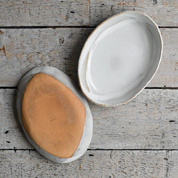 Hand Moulded Oval Dish, Two Tone Glaze Fashion